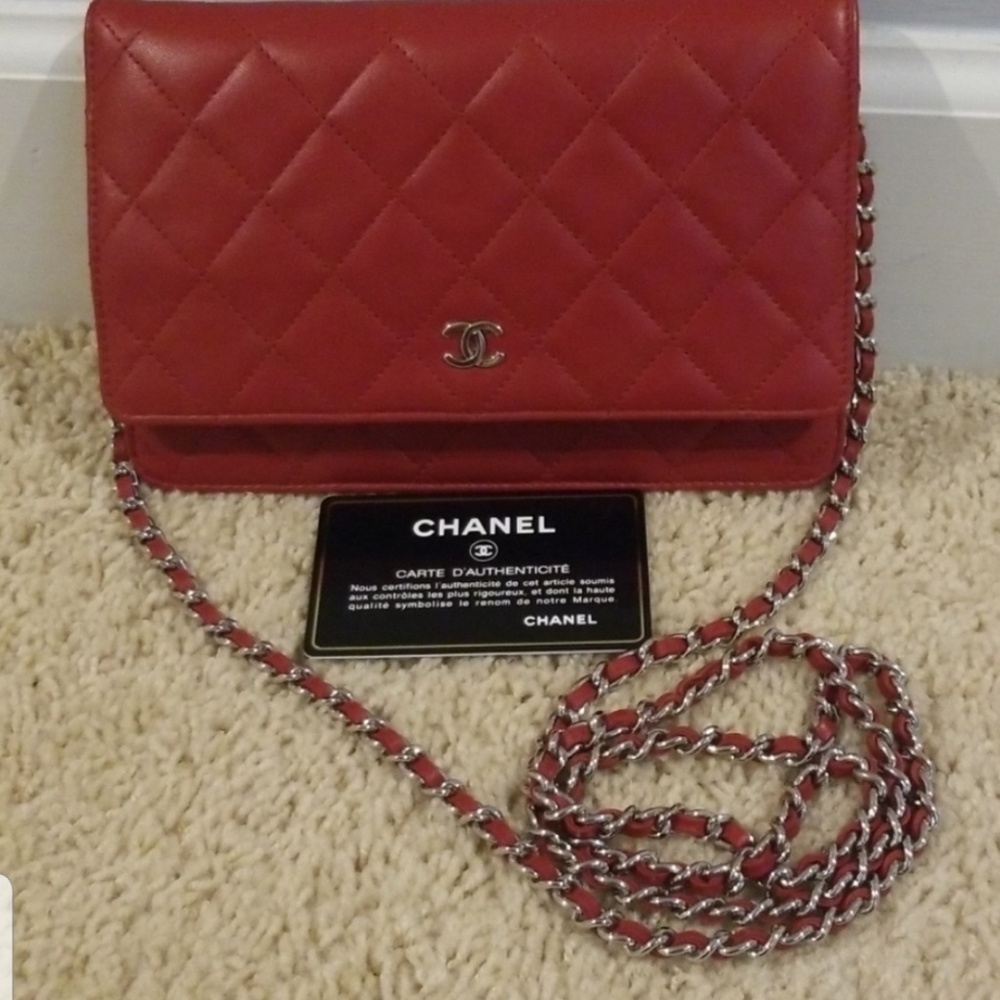 Deep red 100% Authentic Wallet on Chain